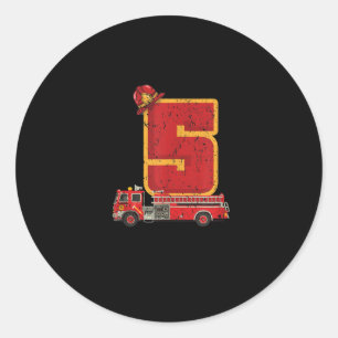 Pegatina Redonda Niño de 5 años de edad entrega bombero
