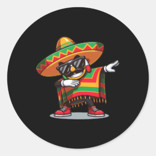 Pegatina Redonda Niño mexicano Dabbing Poncho Cinco De Mayo 2024