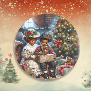 Pegatina Redonda Niños de época abriendo regalos de Navidad