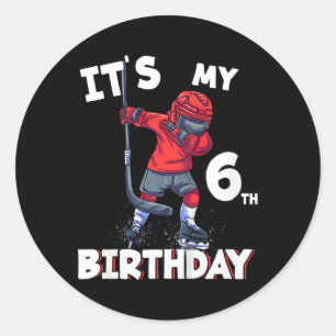Pegatina Redonda Niños: Es mi sexto cumpleaños, Bi de Hockey sobre