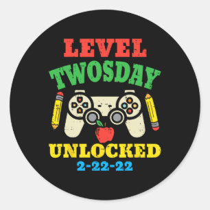 Pegatina Redonda Nivel Twosday Desbloqueado 2-22-22 Gamer Twos Day