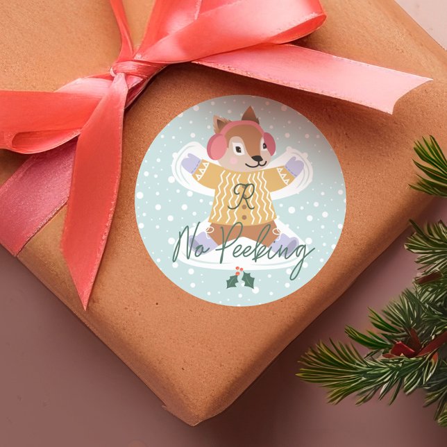 Pegatina Redonda No Peeking Cute Woodland Squirrel Angel de Nieve (No Peeking Cute Woodland Moose Snow Angel Classic Round Sticker)