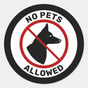 Pegatina Redonda No Se Permiten Mascotas Y Perro Con Orejas Erguida