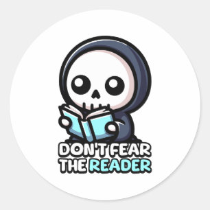 Pegatina Redonda ¡No temas al lector! Cute Grim Reaper Pun