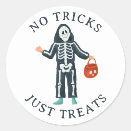 Pegatina Redonda No Tricks Just Treats Halloween | Cute Skeleton