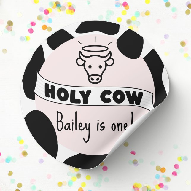 Pegatina Redonda Noche de vacas sagradas fiesta de cumpleaños vaca  (Holy Cow birthday sticker custom name and age cow print pink cute modern bday favor stickers)