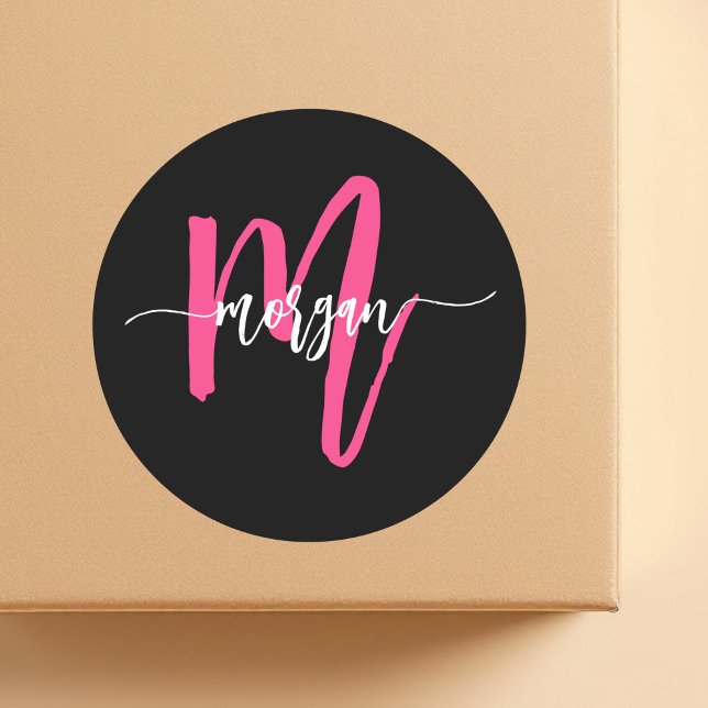 Pegatina Redonda Nombra de Monograma del guión moderno rosado calie (Subido por el creador)