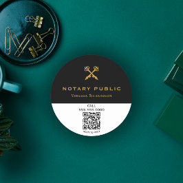 Pegatina Redonda Nombre profesional de las llaves cruzadas negro y