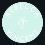 Pegatina Redonda Nombres Personalizados Boda Verde Acuático Minimal<br><div class="desc">Estas etiquetas personalizadas de agradecimiento neutral para bodas son una hermosa adición a cualquier celebración de boda. Estas etiquetas personalizables están diseñadas para agregar un toque personal a tus favores de boda o regalos de agradecimiento. Vienen en varias formas y tamaños. Estas etiquetas también se pueden utilizar para etiquetar artículos...</div>