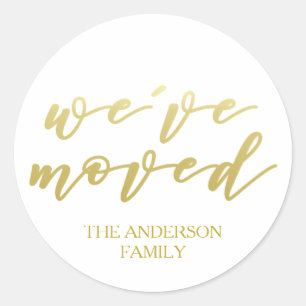 Pegatina Redonda Nos hemos movido  Script Gold personalizado