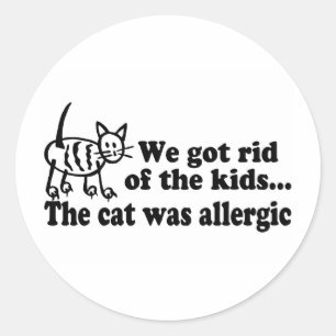 Pegatina Redonda Nos libramos de los niños que el gato era alérgi