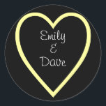 Pegatina Redonda Novia y Groom (Personalizable)<br><div class="desc">Un gran pegatina para una ducha de boda,  una fiesta de compromiso o un regalo.</div>