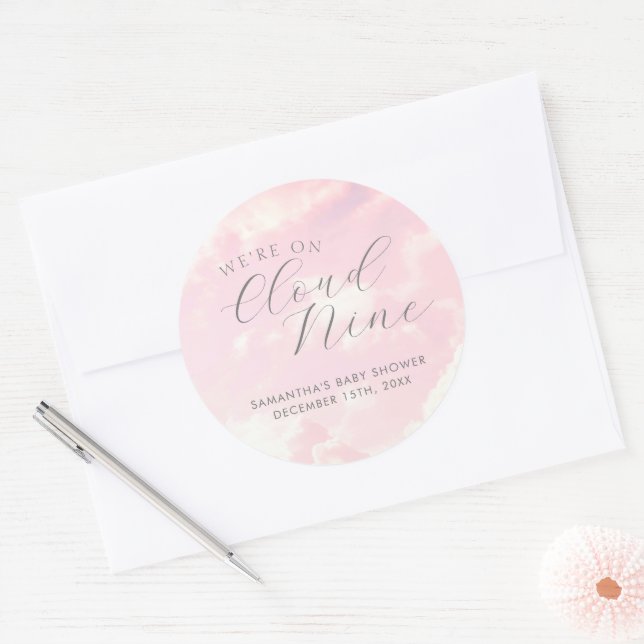 Pegatina Redonda Nueve nubes rosadas Chica Baby Shower (Sobre)