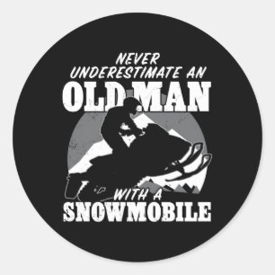 Pegatina Redonda Nunca Subestimes Un Viejo Con Un Snowmobile