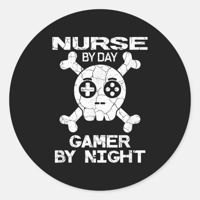 Pegatina Redonda Nurse By Day Gamer By Night - Gaming Quote  (Anverso)