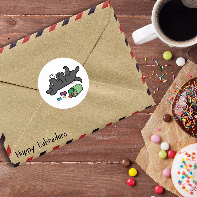 Pegatina Redonda Ojo del Labrador Negro malicioso (Funny Side Eye Black Labrador Cartoon Sticker for Labrador Owners.  Created by Naomi Ochiai.)