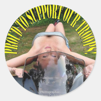 Pegatina Redonda Orgulloso de apoyar nuestro círculo de tropas Suzu