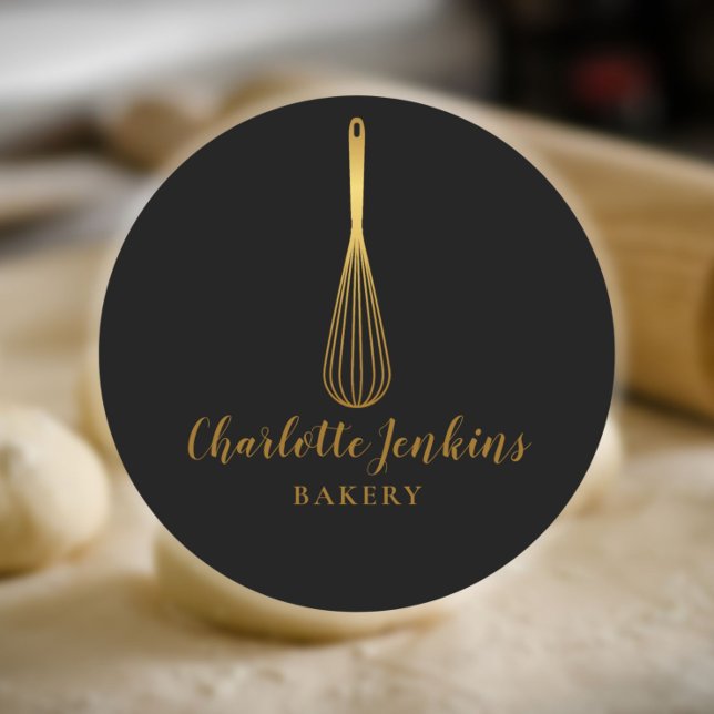 Pegatina Redonda Oro Negro Pastelería Panadería Letra Script (Black Gold Whisk Bakery Patisserie Script Classic Round Sticker)