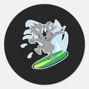 Pegatina Redonda oso koala divertido haciendo surf