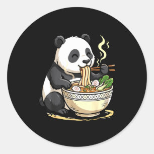 Pegatina Redonda Oso panda comiendo fideos ramen divertidos
