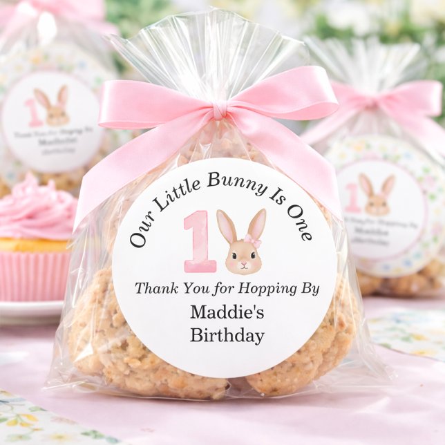 Pegatina Redonda Our Little Bunny Is One 1st Birthday Thank You  (our little bunny is one sticker)