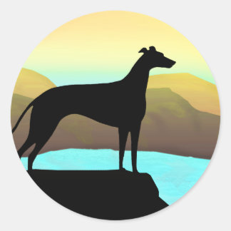 Pegatina Redonda Paisaje del perro del lado del río Greyhound