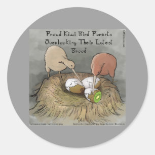 Pegatina Redonda Pájaros Kiwi Divertidos Cuidando su Fruta