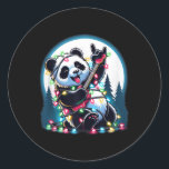 Pegatina Redonda Panda Christmas Tree ilumina divertidas navidades<br><div class="desc">Panda Christmas Tree Enfoca Graciosa Noche Panda Lover Animal</div>