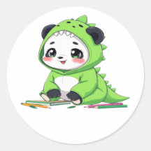 Panda con disfraz de dinosaurio
