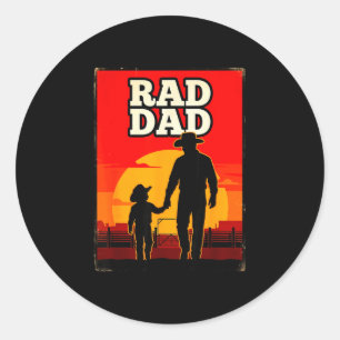 Pegatina Redonda Papá radical padre e hijo rodeo oeste atardecer 