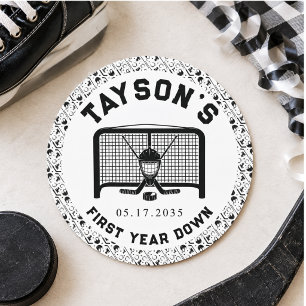 Pegatina Redonda Papel de cumpleaños número 1 de Hockey Primer Año 