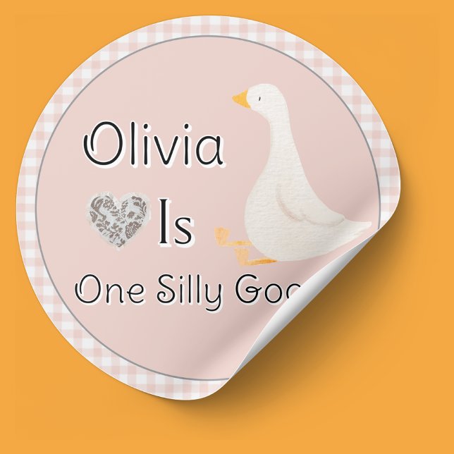 Pegatina Redonda Partido de los Cumpleaños de un Chica Rosa Gingham (One Silly Goose Girl First Birthday Stickers)