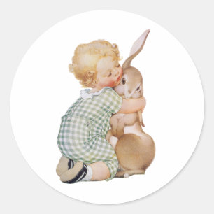 Pegatina Redonda Pascua antigua, niño adorable con conejo de Pascua