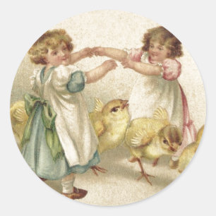 Pegatina Redonda Pascua - Chicas con tarjeta postal antigua con chi