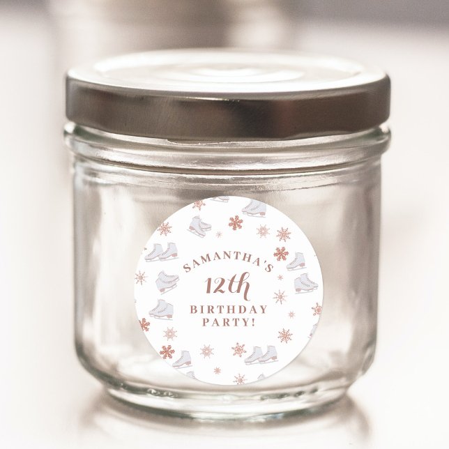 Pegatina Redonda Patinaje sobre hielo Rosa Gold Skates Rubor Pink S (Rose Gold Ice Skates Blush Pink Skating Birthday Classic Round Sticker)