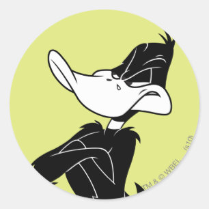 Pegatina Redonda Pato DAFFY™ con los brazos cruzados