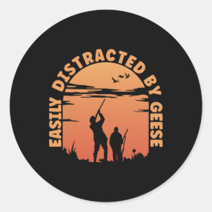 Pegatina Redonda Patos De Caza Distrados Por Cazador De Ganso