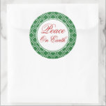 Pegatina Redonda Peace On Earth Christmas Stickers<br><div class="desc">Un elegante patrón de vacaciones verdes decora estos stickers de Navidad de Paz en la Tierra. Personalice estos pegatinas cambiando el texto. Utilice estos elegantes pegatinas de vacaciones para Navidades,  sobres,  regalos,  horneado,  cocina,  intercambio de galletas,  etiquetas de regalo,  artesanías,  etc... El diseño es de arte original.</div>