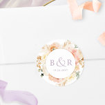 Pegatina Redonda Peach Rubor con sobres/Favor de Boda de Lavanda<br><div class="desc">Elegante sello para sobres boda monogramado o favorece al pegatina con una preciosa acuarela florida en una hermosa mezcla de melocotón, naranja, rosa rubor, crema y champán. Centrar en blanco con iniciales y segunda línea de texto en malva lavanda. Dos opciones de tamaño y varias opciones de forma entre las...</div>