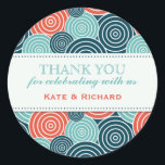 Pegatina Redonda Pegatinas de la pareja del patrón del círculo geom<br><div class="desc">Patrón de círculo giratorio retro. Obtén este colorido pegatina de patrón retro para tus favores matrimoniales, gracias etiqueta o sello para sobres. Siempre puedes personalizar el texto para cualquier ocasión como ducha de novia, fiesta de compromiso, ducha de bebé, fiesta de cumpleaños, aniversario o cualquier cosa. Si no hay ocasión...</div>