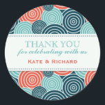 Pegatina Redonda Pegatinas de la pareja del patrón del círculo geom<br><div class="desc">Patrón de círculo giratorio retro. Obtén este colorido pegatina de patrón retro para tus favores matrimoniales, gracias etiqueta o sello para sobres. Siempre puedes personalizar el texto para cualquier ocasión como ducha de novia, fiesta de compromiso, ducha de bebé, fiesta de cumpleaños, aniversario o cualquier cosa. Si no hay ocasión...</div>