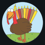 Pegatina Redonda Pegatinas de Menurkey<br><div class="desc">Estos pegatinas cuentan con un encantador y carismático Menurkey (combinación Menorah y Turquía),  en celebración de la festividad cruzada Chanukah-Acción de Gracias este año.</div>