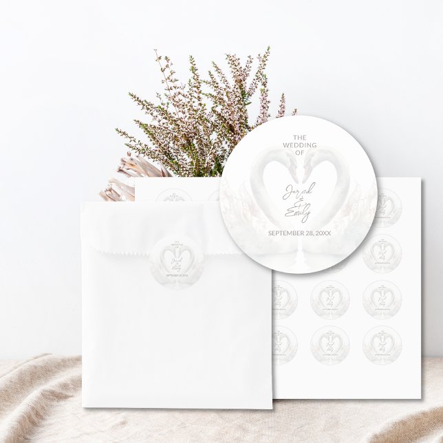Pegatina Redonda Pegatinas personalizadas de bodas de cisne (Personalized Swan Wedding Stickers)