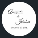 Pegatina Redonda Pegatinas simples de caligrafía en blanco y negro<br><div class="desc">Este sencillo pegatina de caligrafía en blanco y negro aporta un elegante toque lujoso pero moderno tanto a un boda minimalista como más tradicional o formal o a los correos y favores de eventos. La caligrafía casual permite un ambiente antiguo, mientras que el elegante diseño neutro se puede combinar con...</div>