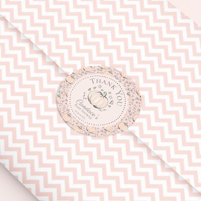 Pegatina Redonda Pequeña Calabaza Rosa Cae Baby Shower Gracias (Cute Hand Drawn Little Pumpkin, Stars & Candy Halloween Baby Shower Thank You Sticker in Pastel Pink)