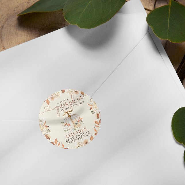 Pegatina Redonda Pequeño Baby Shower ruso de calabaza (A little pumpkin fall floral rustic baby shower sticker is perfect way to celebrate the mom to be.)