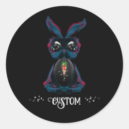 Pegatina Redonda Pequeño conejito de ojos estelares en la meditació