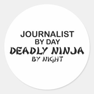 Pegatina Redonda Periodista Ninja mortal por noche