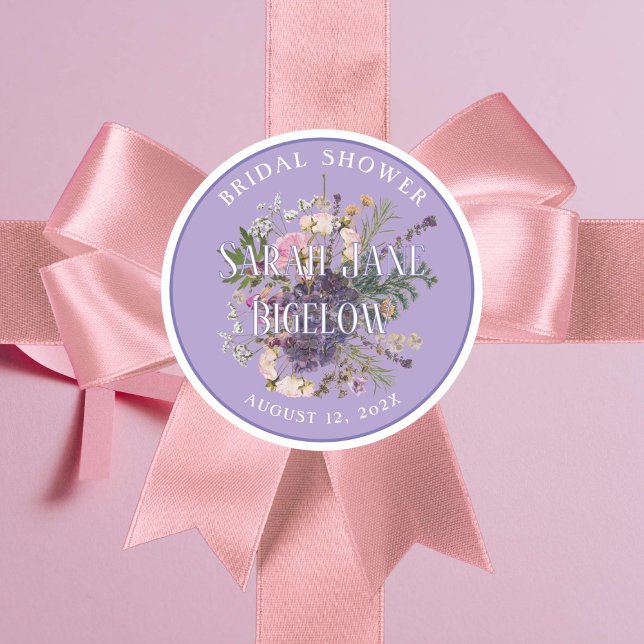 Pegatina Redonda Periwinkle Presa Wildflower Boho Bridal Shower C (Lovely periwinkle lilac wildflower label for bridal shower gifts+ favors. A sticker anywhere!)