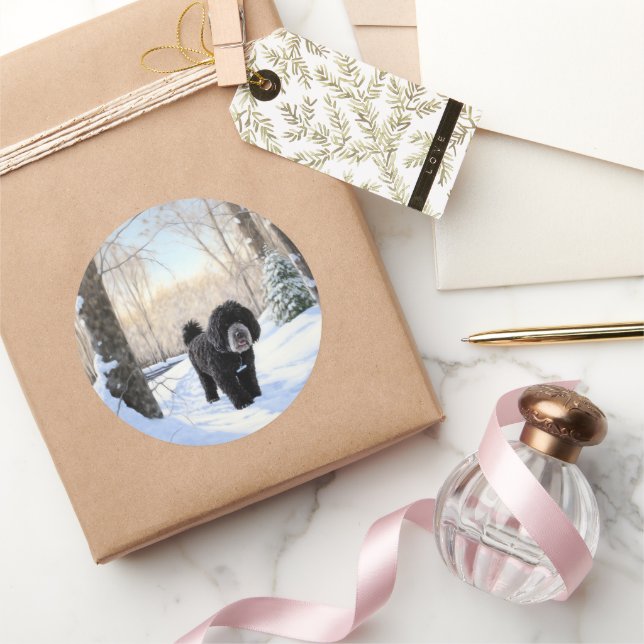 Pegatina Redonda Perro acuático portugués deja que nieve Navidades (Regalar)